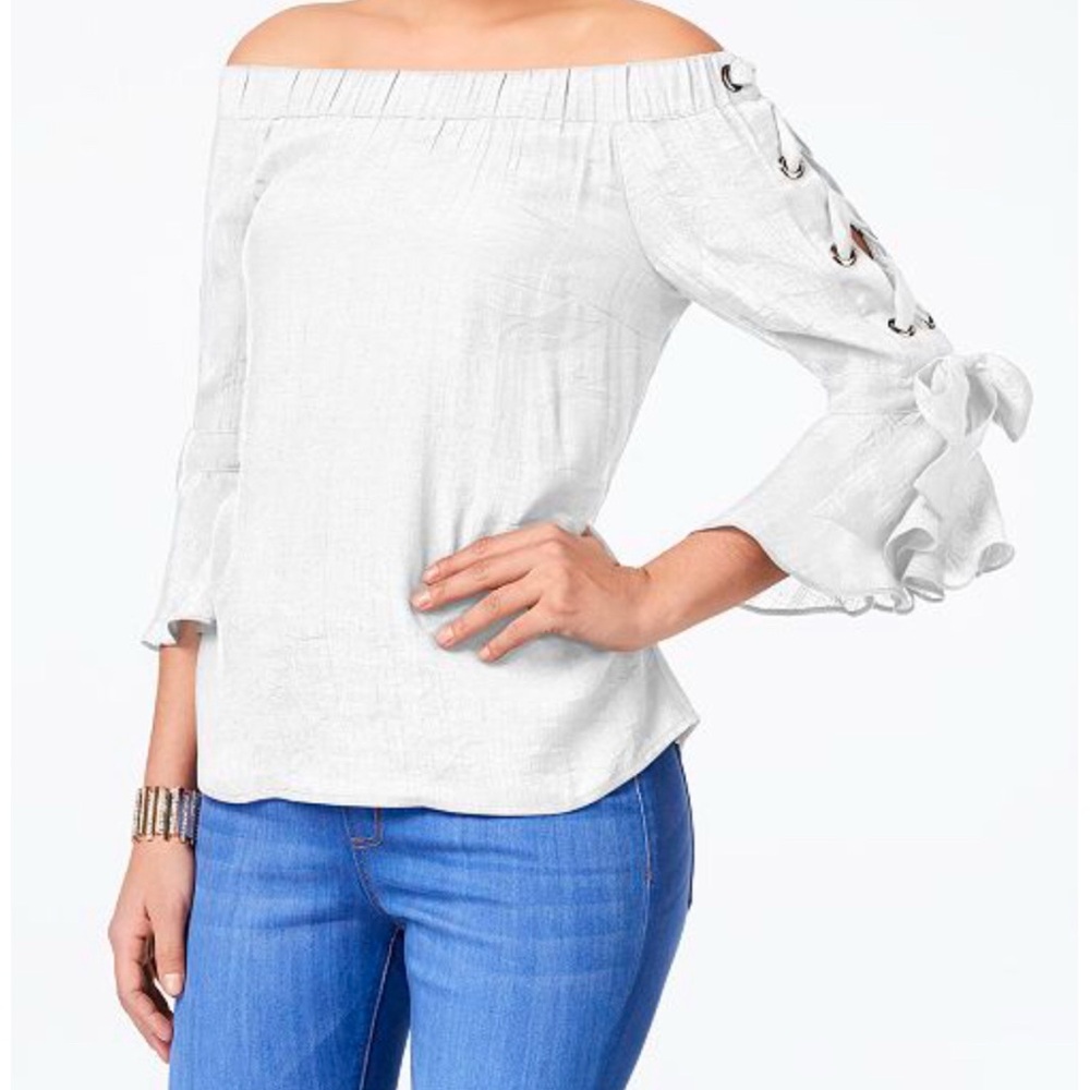 Thalia Sodi White and Gold Ruffled Bell Sleeve Blouse